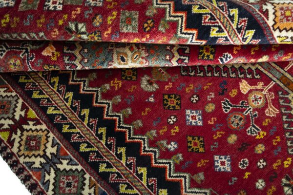 persiškas kilimas, persiškas kilimas internetu, Shiraz kilimas, Shiraz vilnonis kilimas, rytietiškas kilimas, klasikinis kilimas svetainei, prabangus rankų darbo kilimas, autentiškas kilimas iš Irano, tamsiai mėlynas persiškas kilimas, didelis persiškas kilimas, vilnonis kilimas 396x292, tradicinis kilimas interjerui, persų kilimas ant grindų, rankomis rištas Mashad kilimas, orientališkas kilimas svetainei, kilimas klasikiniam interjerui, persiškas meno kūrinys, rytietiškas kilimas vilniuje, kilimas klasikinio stiliaus butui, persiški kilimai Lietuvoje, kolekcinis Mashado kilimas, iranietiškas vilnonis kilimas, kilimas svetainės grindims, mashad rankų darbo kilimas, aukštos kokybės kilimas, rankų darbo kilimai iš Irano, interjero kilimas su gėlių ornamentais, kilimas be centrinio medaliono, rytietiška tekstilė, kilimas dideliam kambariui, klasikiniai kilimai internetu, gėlių rašto persiškas kilimas, tradicinis persiškas kilimas, Mashado kilimas iš Irano, vilnonis persiškas kilimas internetu, prabangus kilimas grindims, kilimas kolekcionieriams, persų kilimas dekorui, rytietiškas kilimas svetainei, persiškas kilimas didelei erdvei, interjero kilimas su istorija, kilimas su mėlynu fonu, originalus persiškas rankų darbo kilimas, kokybiškas Mashado kilimas, didelio formato rytietiškas kilimas, klasikinis iranietiškas kilimas, kilimas klasikiniam namui, rytietiškas kilimas svetainei Lietuvoje, kilimas su giliomis spalvomis, autentika jūsų interjerui, kilimas istoriniam stiliui, persų meno kilimas, rytietiška elegancija interjere, ilgaamžis vilnonis kilimas, persiškas kilimas interjerui, rytietiškas kilimas dizainui, klasikinis grindų akcentas, mashad kilimas erdviam interjerui, autentiškas dekoro elementas, kilimas su struktūra, kilimas grindų architektūrai, proporcingas kilimas, kilimas pagal mastelį, elegantiškas grindų planas, meno objektas ant grindų, kilimas erdvės balansui, persiškas kilimas klasikiniam projektui, kilimas kaip interjero ašis, gražus persiškas kilimas, kilimas su ornamentais, simetriškas kilimas, gėlių motyvų kilimas, tamsiai mėlynas fonas, kilimas spalvų harmonijai, rytietiška estetika, elegantiškas interjero kilimas, kilimas su raštu, dekoratyvinis kilimas, kilimas vizualinei ramybei, meno kilimas grindims, dailus klasikinis kilimas, išraiškingas mashad kilimas, kolekcinis persiškas kilimas, autentiškas mashad kilimas, investicija į kilimą, kilimas su verte, istorinės meistrystės kilimas, rankų darbo meno kūrinys, kilimas iš Irano, antikvarinis stiliaus kilimas, grindų paveldas, kultūrinė vertybė, tradicinis persų kilimas, vertingas interjero objektas, kilimas ilgam laikui, rankų darbo kilimas su kilme, ilgaamžis kilimas, tvirtas vilnonis kilimas, lengvai prižiūrimas kilimas, atsparus dėvėjimuisi kilimas, mashad kilimas kasdieniam naudojimui, patikimas grindų kilimas, kokybiškas namų kilimas, ilgametis sprendimas grindims, storas persiškas kilimas, natūralios vilnos kilimas, klasikinis bet patvarus kilimas, vilnonis kilimas šeimai, kilimas suvertas tankiai, subtilus kilimas, ramus grindų fonas, dekoratyvinis, bet neįkyrus kilimas, natūralaus tono kilimas, struktūriškai tvarkingas kilimas, kilimas be triukšmo, balansuojantis interjeras, išgrynintas klasikinis kilimas, tamsiai mėlynas harmonijos akcentas, grindų estetika, nesenstantis kilimas, išlaikytos formos kilimas, klasika be pertekliaus, švelni prabanga, kilimas namų ilgesiui, tradicijų kvapas interjere, persiškas kilimas grįžimui, jaukumas per grindis, emocinis kilimas, kultūrinis ryšys interjere, šaknų ornamentika, grindų detalė su prasme, atminties kilimas, istorinė estetika namuose, kilimas su grįžimo dvasia, kilimas primenantis vaikystę, gyvenimo kilimas, kilimas tiltas tarp pasaulių, prabangi dovana, išliekanti dovana, kilimas vestuvių progai, meno dovana, kilimas dovana tėvams, kilimas naujiems namams, ypatinga interjero dovana, ilgalaikė dovana, kilimas brangiam žmogui, simbolinė grindų dovana, kilimas kaip padėka, meno kūrinys kaip dovana, išskirtinė namų šiluma, elegantiška dovana namams, mashad kilimas, mashad persiškas kilimas, tamsiai mėlynas kilimas, kilimas iš Irano, vilnonis persų kilimas, klasikinis persiškas kilimas, mashad kilimas internetu, rankų darbo kilimas Irane, autentiškas kilimas, didelis rytietiškas kilimas, grindų meno kūrinys, gėlių raštų kilimas, prabangus rankų darbo kilimas, kilimas klasikiniam interjerui, interjero kilimas iš Rytų, nain kilimai, kilimai, kilimas, rankų darbo persiškas kilimas, Mashad kilimas, Mashad persiškas kilimas, didelis Mashad kilimas, 602x400 cm kilimas, 6x4 metrų kilimas, rankomis rištas kilimas, autentiškas kilimas iš Irano, prabangus kilimas svetainei, didelis klasikinis kilimas, orientinis kilimas, Mashad raštai, raudonas persiškas kilimas, mėlynas ornamentuotas kilimas, kilimas su medalionu, kilimas klasikiniam interjerui, kilimas vilai ar rezidencijai, išskirtinis rankų darbo kilimas, didelio formato orientinis kilimas, prabangi grindų danga, aukštos kokybės kilimas, kilimas iš Irano, Mashad meistrystė, rankų darbo kilimas su istorija, investicija į interjerą, kolekcinis Mashad kilimas, retas didelio dydžio kilimas, vienetinis Mashad kilimas, interjero akcentas, kilimas klasikiniam dizainui, tradicinis persiškas kilimas, kilimas reprezentacinei erdvei, kilimas viešbučiui ar restoranui, kilimas salonui ar galerijai, kilimas 11950 eurų, geriausi shiraz kilimai Lietuvoje, kilimas pirkti internetu, didelis kilimas gera kaina, originalus shiraz kilimas, kilimų galerija Lietuvoje, persiški kilimai Vilniuje, kilimas iš kolekcijos, klasikinis persiškas ornamentas, augaliniai raštai, kilimas su medalionu centre, kilimas rankomis rištas Irane, prabanga ir estetika grindims, kilimas iš vilnos, natūralaus pluošto kilimas, ilgaamžis kilimas, kilimas visam gyvenimui, kilimas vertinantiems kokybę, prabangi interjero detalė, unikalus kilimas Lietuvoje, Mashad kilimas pardavimui, orientinis meno kūrinys, kilimas kolekcininkui, kilimas dizainerio projektui, kilimas interjero dizainui, shiraz kilimas rankų darbas, kilimai iš Irano be tarpininkų, investicinės vertės kilimas, kilimas gyvenamojo ar viešo naudojimo erdvei, rankų darbo persiškas kilimas, Shiraz kilimas, kilimas iš Irano, rytietiškas kilimas, autentiškas kilimas, persiškas vilnonis kilimas, raudonas persiškas kilimas, persiški kilimai internetu, etninis kilimas, bohemiškas kilimas, kilimas 230x150, klasikinis rytietiškas kilimas, tradicinis Irano kilimas, vilnonis rankų darbo kilimas, orientinis kilimas, kilimas namų jaukumui, interjero kilimas, geometrinis raštas kilime, šiltų spalvų kilimas, dekoratyvinis kilimas, kilimas svetainei, kilimas prie židinio, kolekcinis kilimas, originalus persiškas kilimas, natūralių dažų kilimas, Irano menas kilime, kilimas iš natūralios vilnos, vilnonis kilimas iš Irano, persų kilimų dizainas, genčių stiliaus kilimas, kilimas su istorija, etnografinių raštų kilimas, autentiškas rytietiškas kilimas, senovinio stiliaus kilimas, kilimas kultūriniam interjerui, boho stiliaus kilimas, unikalus kilimas, meno kūrinys kilime, šilti atspalviai kilime, tradicinis Shiraz dizainas, persiško meno kilimas, interjero detalė kilimas, kilimų parduotuvė Lietuvoje, Irano kilimų meistrystė, persiškų kilimų salonas, unikalus rytietiškas kilimas, dekoratyvinis vilnonis kilimas, orientinis interjero akcentas, kilimas su simbolika, senovinis Irano kilimas, nepakartojamas kilimo raštas, kilimas su deimanto ornamentu, simbolinis kilimas, geometrinių raštų kilimas, kilimas su istoriniu dizainu, tradicinis persų kilimų menas, originalus Shiraz rankų darbo kilimas, autentiškas kilimas iš Persijos, rytietiško meno šedevras, kilimas iš Irano vilnos, persų genčių kilimų kūryba, kilimas su rytietišku charakteriu, kilimas su kultūriniu paveldu, unikalus persiškas kilimas Lietuvoje, interjero kilimas internetu, rytietiškas kilimas su giliu turiniu, senųjų meistrų kilimas, autentika iš Irano